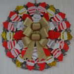 クリスマスリース折り紙の手作り！折り紙サンタクロースが集合でメチャ可愛いいクリスマスリース！１００均で作るエコ作品なのにすごく豪華！